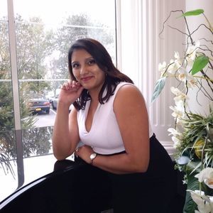 Meet your Posher, Stefany